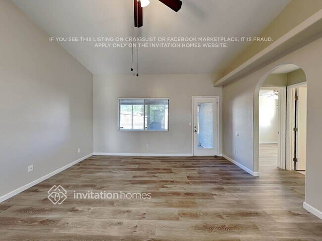 Building Photo - 10219 N 89th Ave