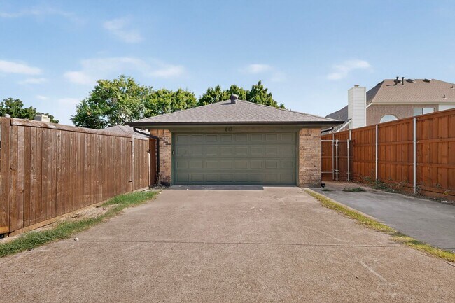 Building Photo - Renovated Home In the Coveted Allen ISD