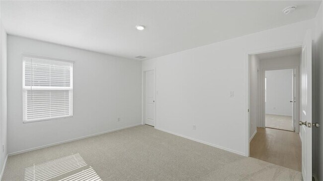 Building Photo - 221 Stumpy St