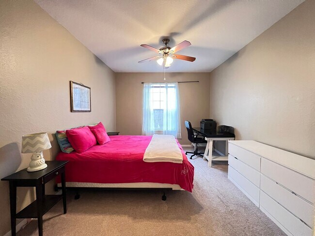 Building Photo - The perfect home waiting for you! FULLY FU...