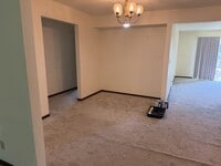Building Photo - 524 Breezy Point Dr