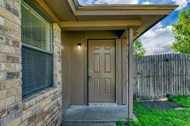 Building Photo - 6631 Parkview Ln