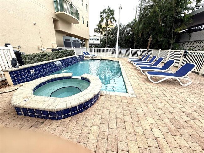 Building Photo - 3210 NE 5th St