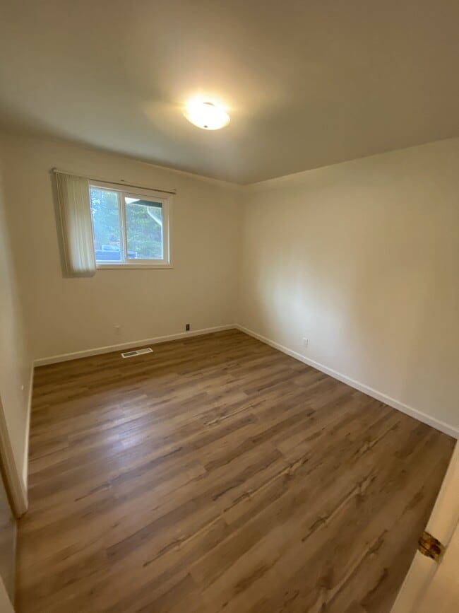 Building Photo - 1431 Rancho Way