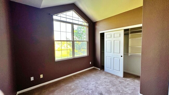 Building Photo - Fantastic Condo 2 Bed 2 Bath with Attached...