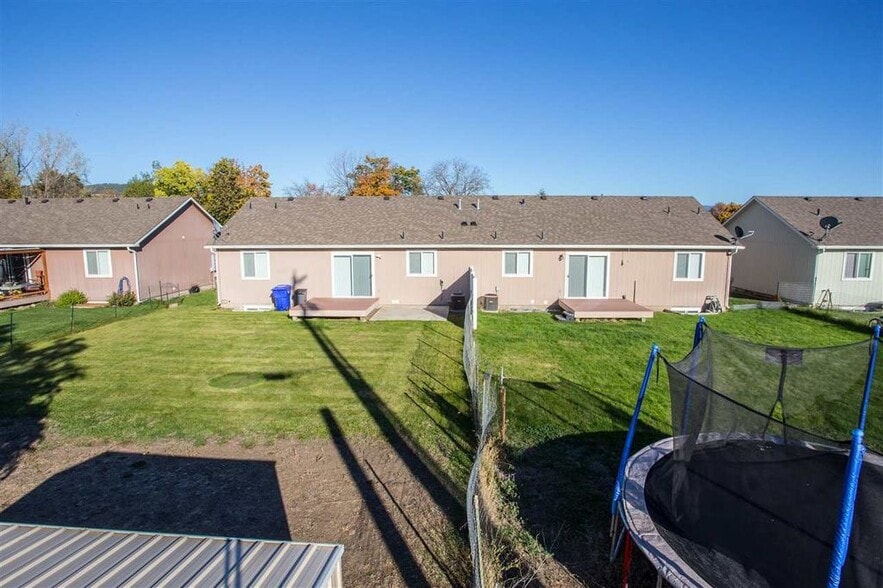 Building Photo - 4319 N Blake Rd