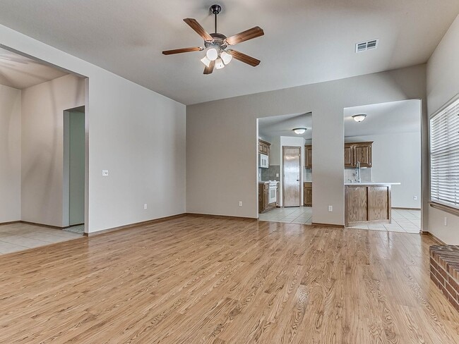 Building Photo - 4 Bed | 2 Bath | 2 Car Garage - Edmond Schools - North Hampton Addition