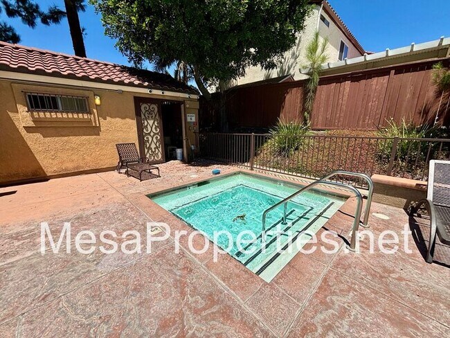 Building Photo - 9754 Willow Wood Dr