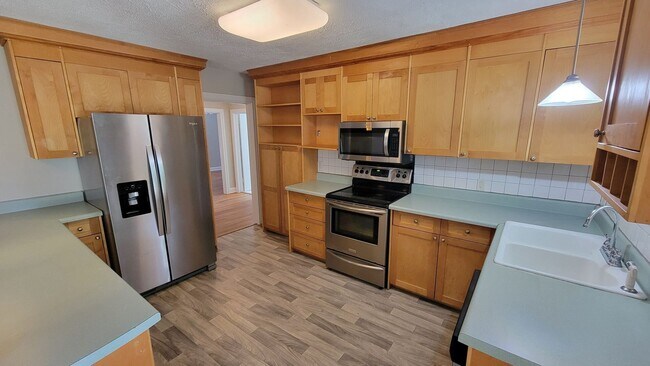 Building Photo - SEPTEMBER RENT SPECIAL! 2 Bed, 1 Bath Home Available in Greenville