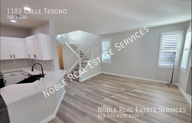 Building Photo - 1103 Calle Tesoro