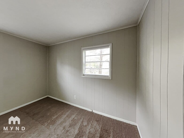 Building Photo - 6242 Green Acres Dr SW