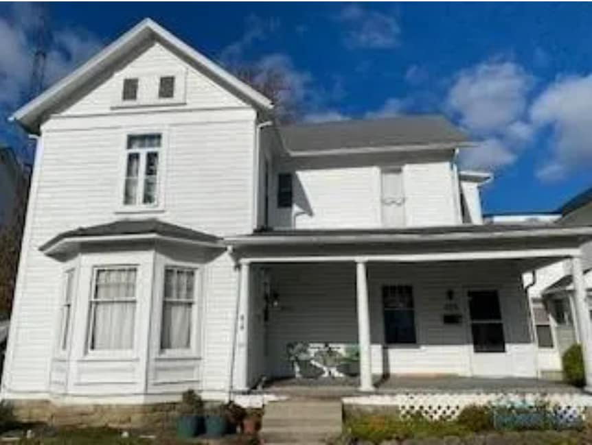 Building Photo - 118 Center St