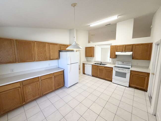 Building Photo - 120 Foxhall Ln