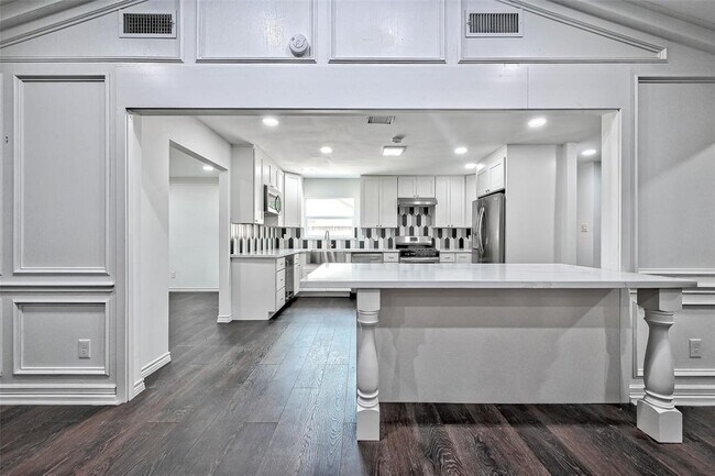 Building Photo - 5319 S Braeswood Blvd