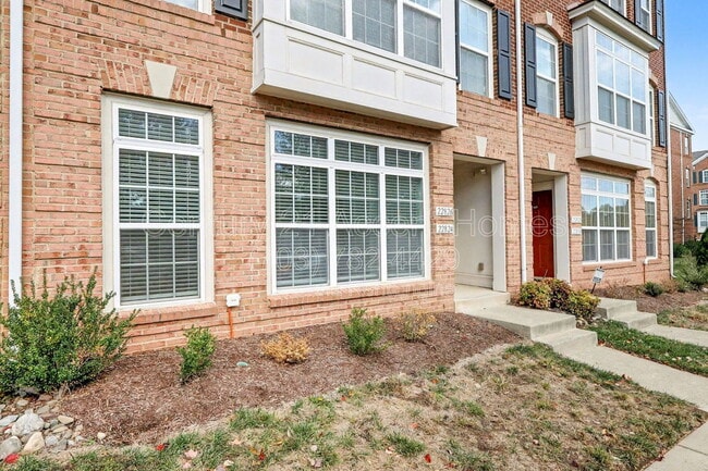 Building Photo - 22824 Ferncrest Terrace