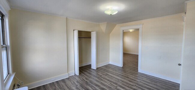 Building Photo - 120 Elm St