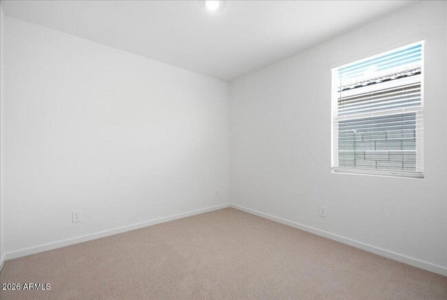 Building Photo - 15875 W Cottontail Ln