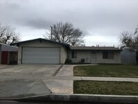 Building Photo - Charming Single-Story 3-Bedroom Home for R...