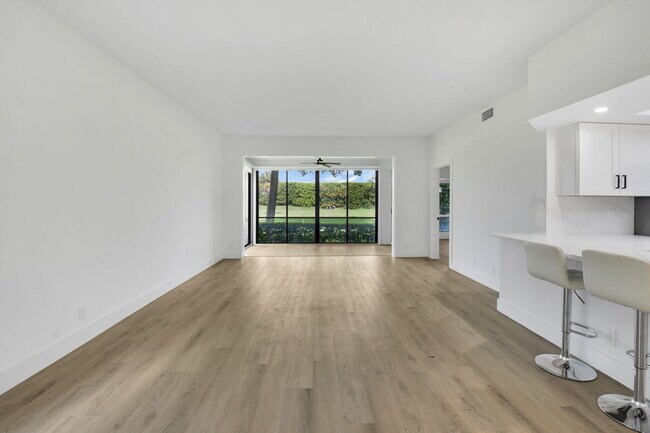 Building Photo - 7884 Seville Pl
