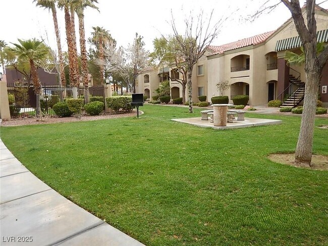 Building Photo - 7885 W Flamingo Rd