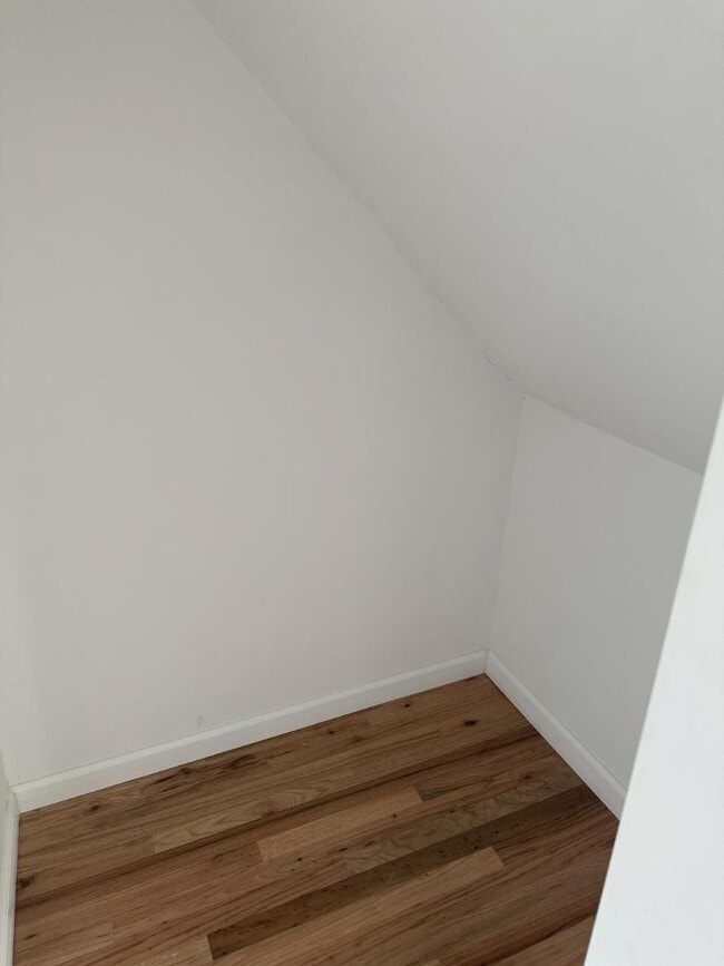 Building Photo - 332 2nd St