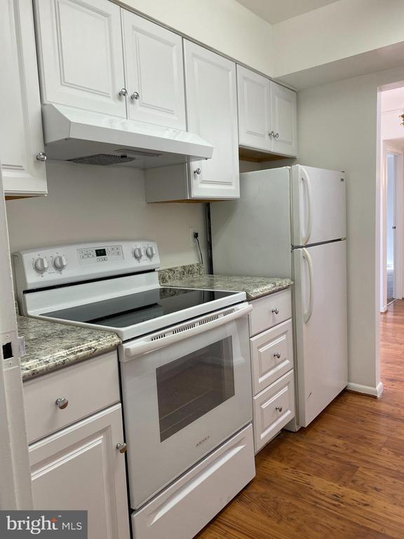 Building Photo - 6998 Hanover Pkwy