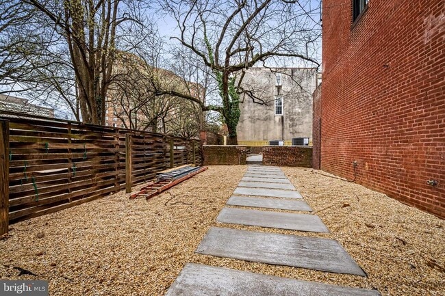 Building Photo - 1200 Bolton St