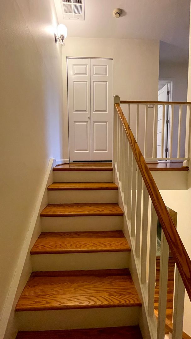 Building Photo - Spacious in SW