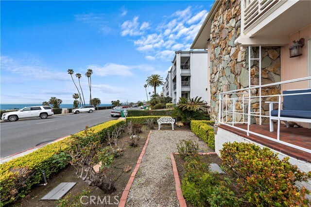 Building Photo - 462 Cliff Dr