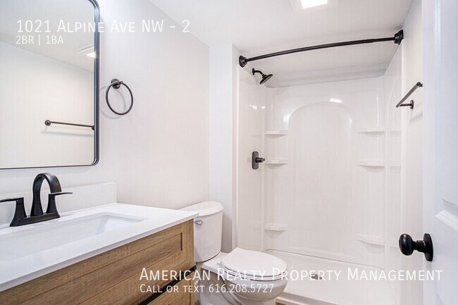 Building Photo - 1021 Alpine Ave NW