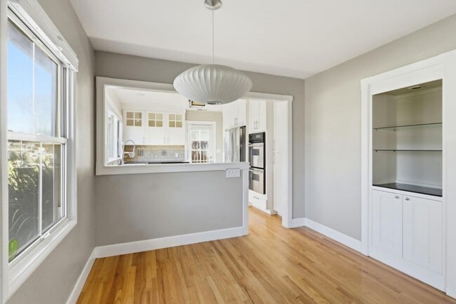 Building Photo - 954 Sunlite Dr