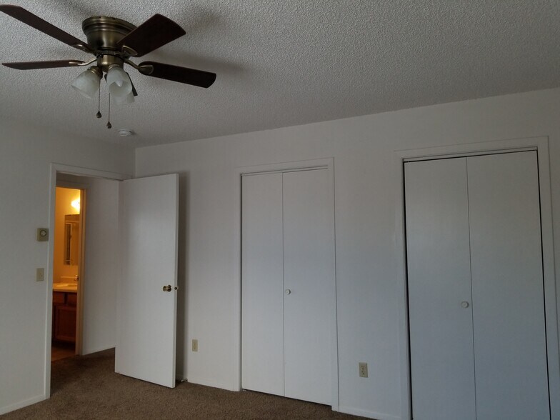 Building Photo - 631 Oakmont Rd