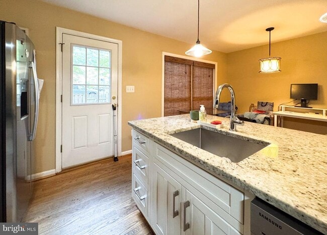 Building Photo - 1603 Carlyle Dr