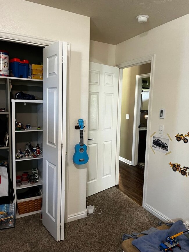 Building Photo - Furnished 3-Bedroom Home in Quiet Victor N...