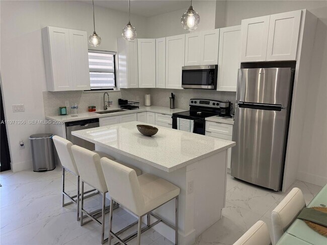 Building Photo - 18 Organ St