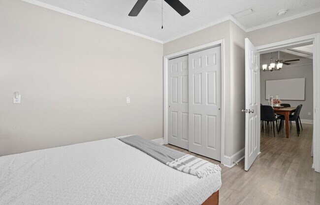 Building Photo - Charming Sarasota Retreat –4-Bedroom/3-Bathroom Modern Pool Home Near Everything!