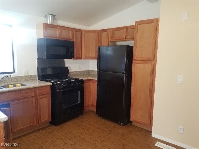 Building Photo - 5583 Hobble Creek Dr