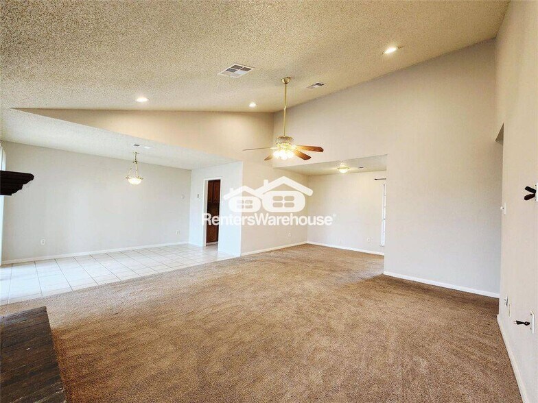 Building Photo - 9607 Hanford St