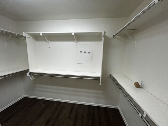 Building Photo - Spacious 3/2 house in Summerlyn Subdivisio...