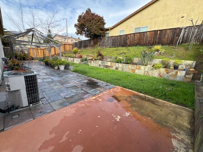 Building Photo - AVAILABLE! OPEN HOUSE FRIDAY 3/20/26 from 5:00-6:00 pm