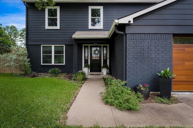 Building Photo - 11600 Parkfield Dr