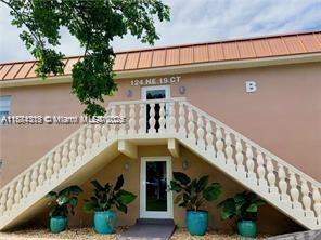Building Photo - 124 NE 19th Ct
