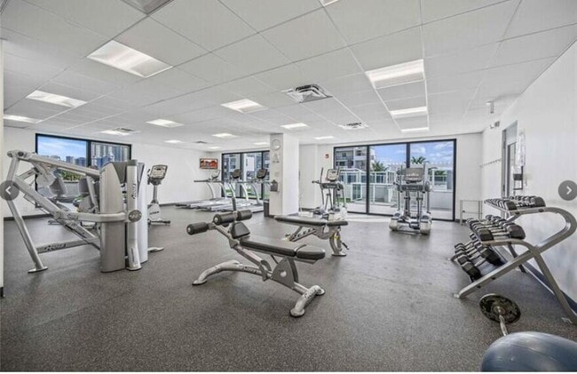 Building Photo - 3015 N Ocean Blvd
