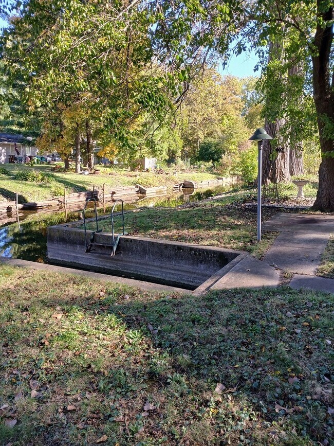 Building Photo - 112 Hazel Ct