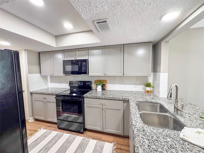 Building Photo - 12741 Lake Conroe Hills Dr