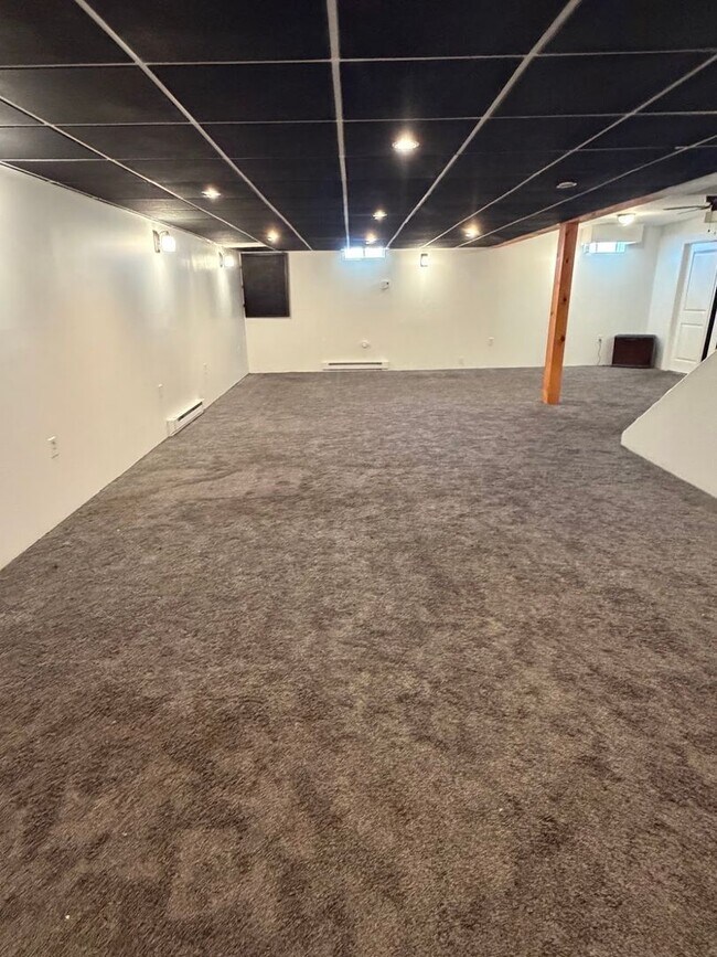 Building Photo - Beautiful 5 Bedroom, 3.5 Bathroom Home for Rent