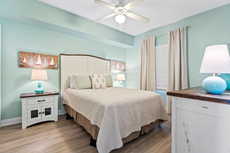 Building Photo - 15817 Front Beach Rd