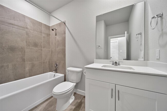 Building Photo - 6609 Lahna Oak Dr