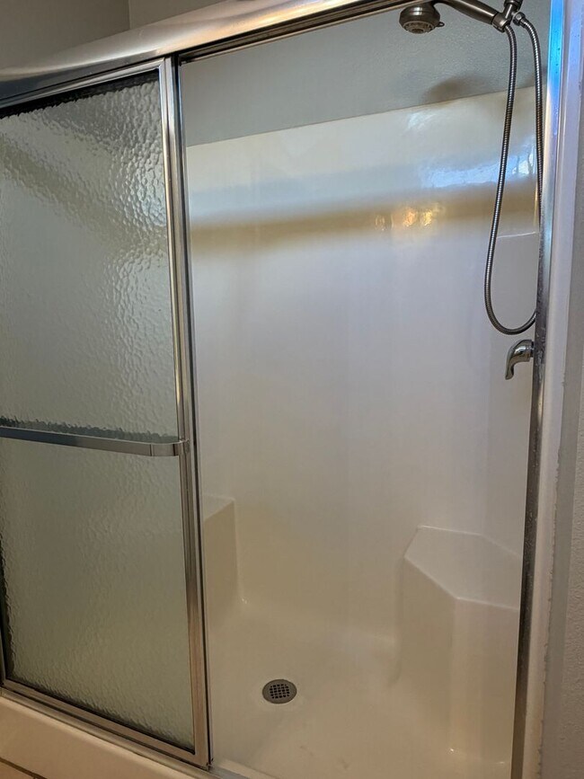 Building Photo - Beautiful Home in Sun City - Freshly Painted, New Flooring!