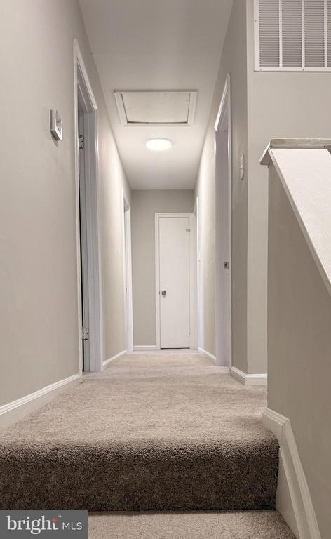 Building Photo - 2102 Willowtree Ln